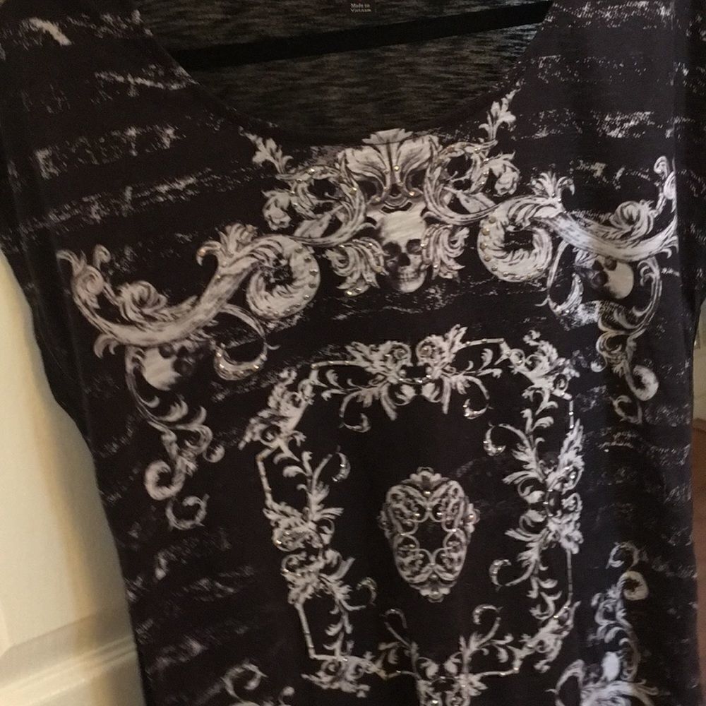 Rock & Republic t-shirt skulls studs Small Goth - Picture 1 of 16